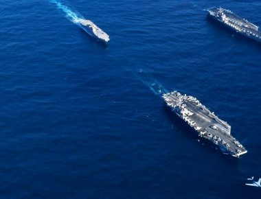 Πρωτοφανής επίδειξη δύναμης: Τρία αεροπλανοφόρα του USN πλέουν το ένα δίπλα στο άλλο στις ακτές της Κορέας (βίντεο)